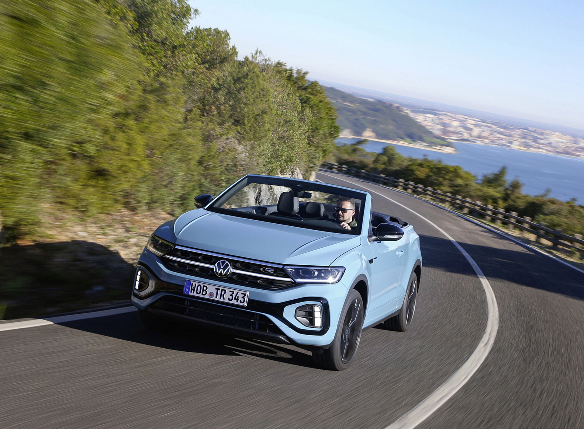 Download 2022 Volkswagen T-Roc Cabriolet - Front HD Wallpaper 1921x1410 #18