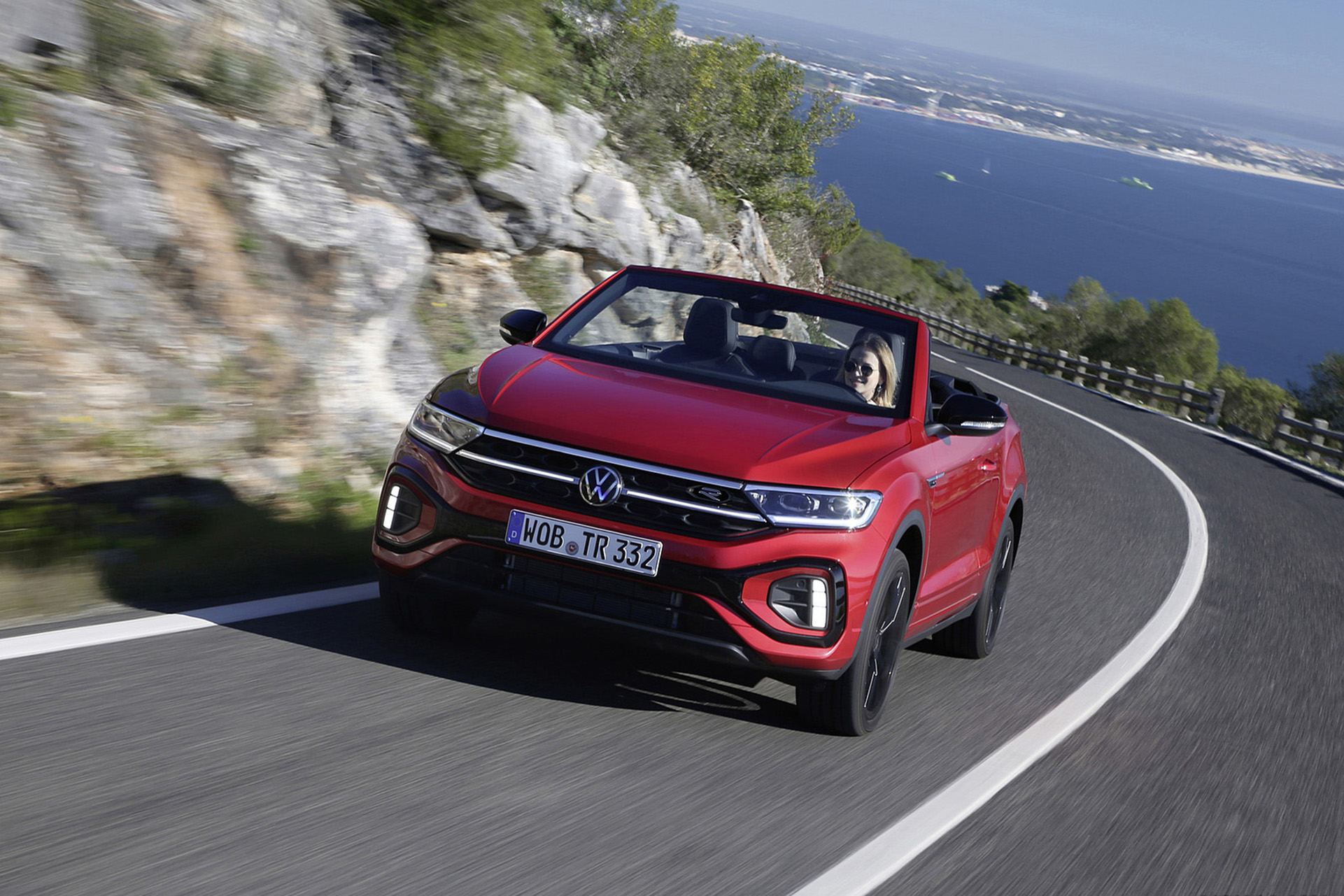 Download 2022 Volkswagen T-Roc Cabriolet - Front HD Wallpaper 1921x1281 #2