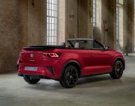 2022 Volkswagen T-Roc Cabriolet - Rear Three-Quarter Wallpaper 190x150