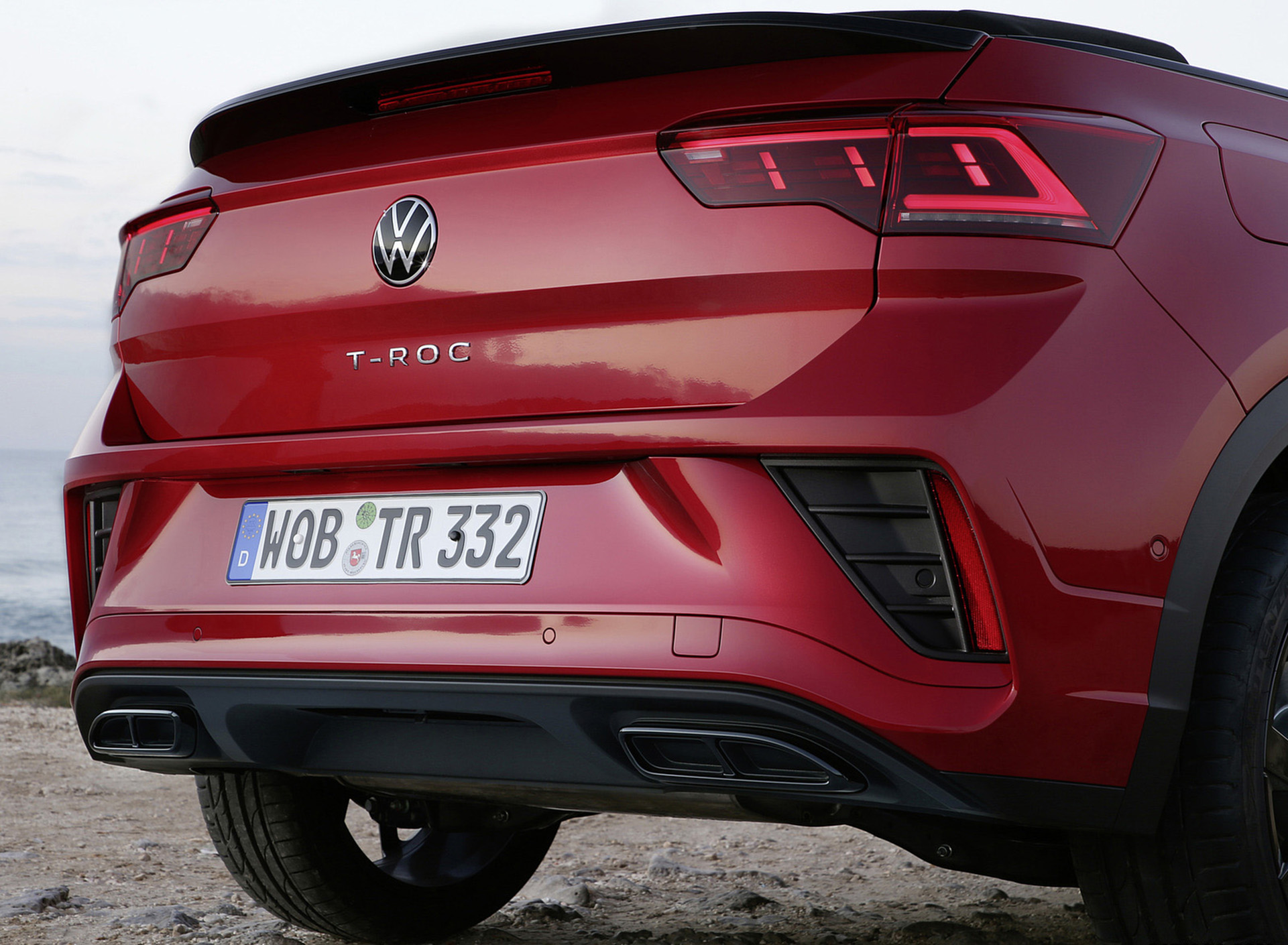 Download 2022 Volkswagen T-Roc Cabriolet - Rear HD Wallpaper 1921x1410 #13