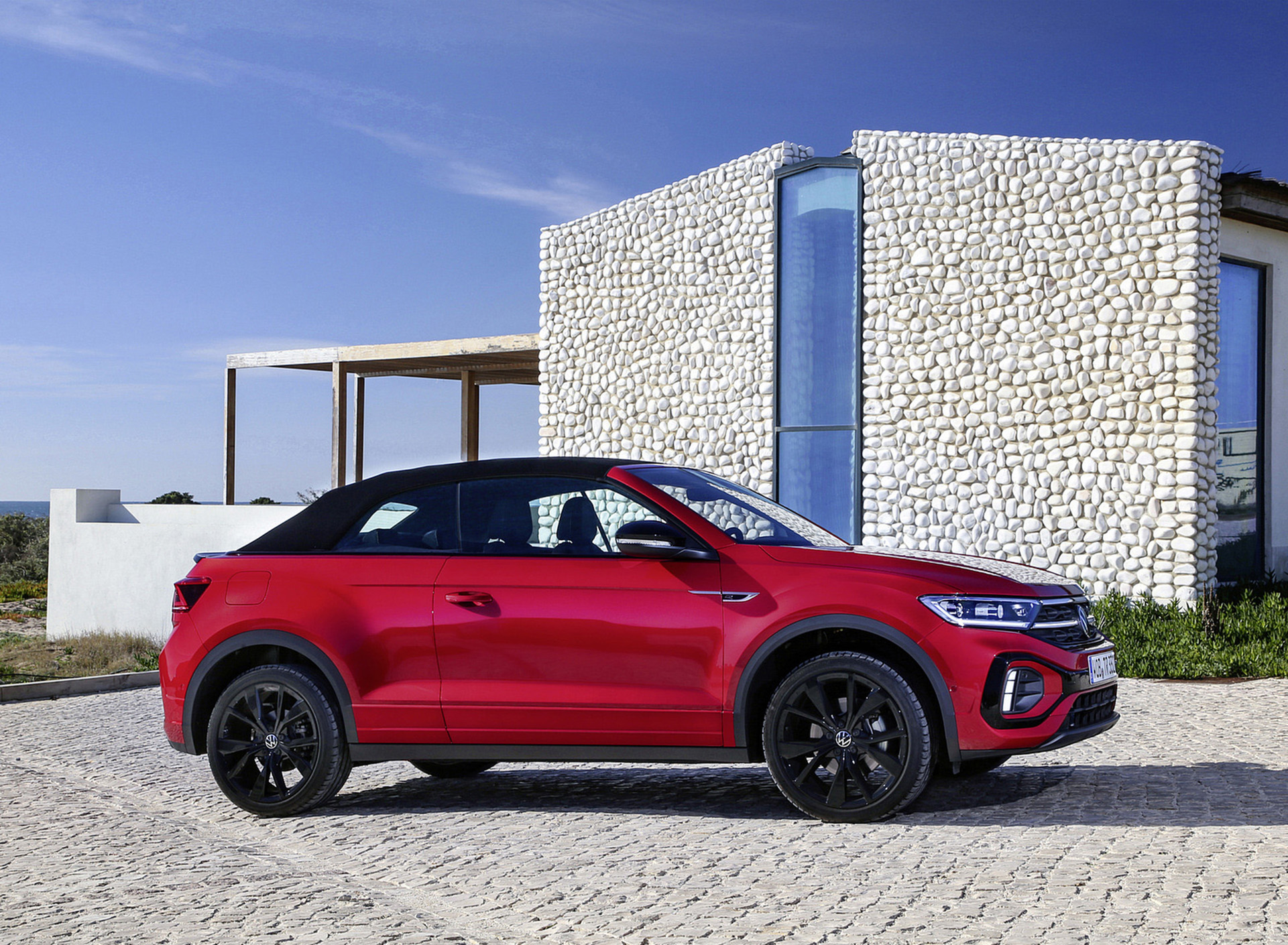 Download 2022 Volkswagen T-Roc Cabriolet - Side HD Wallpaper 1921x1410 #12