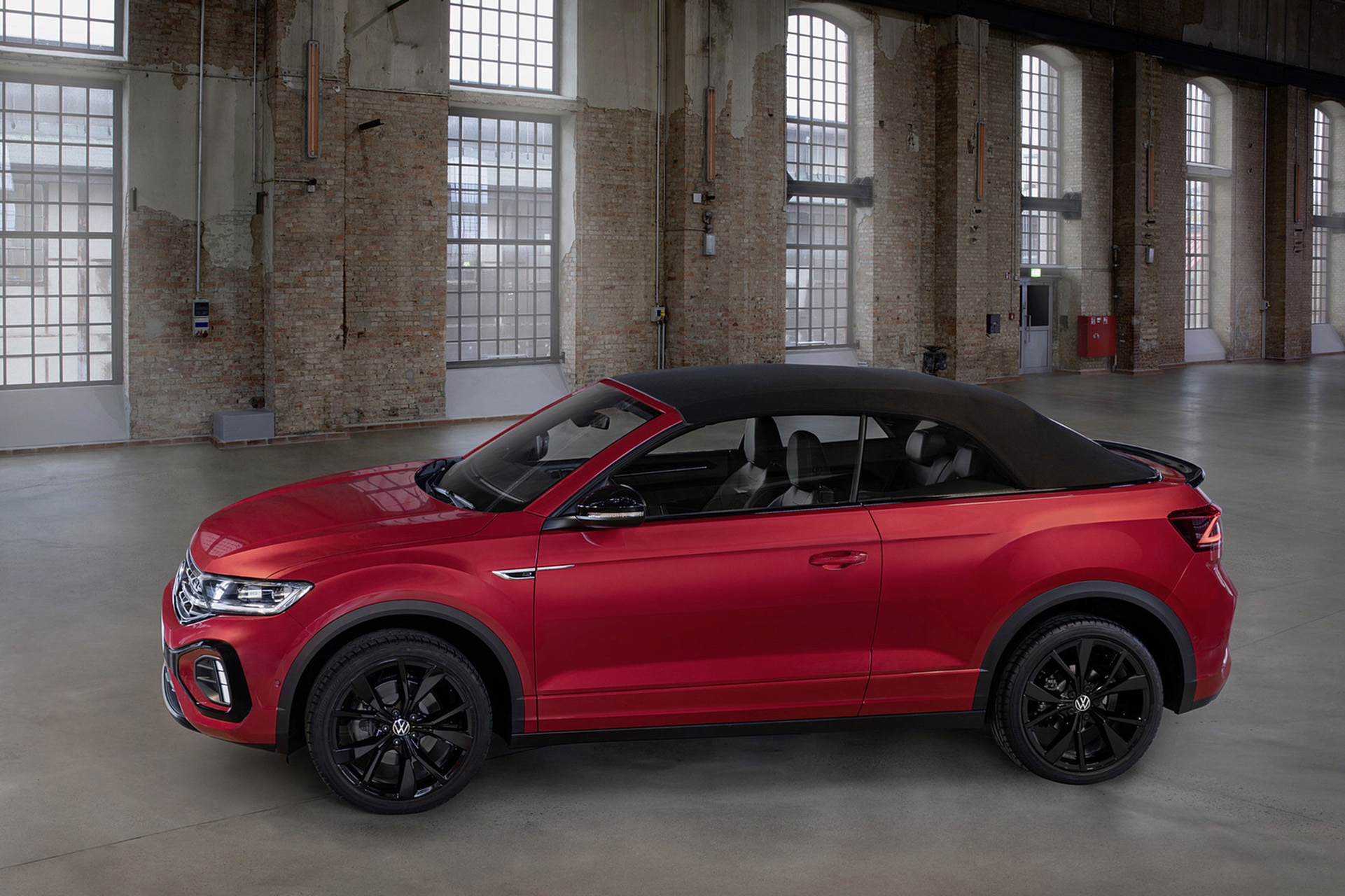 Download 2022 Volkswagen T-Roc Cabriolet - Side HD Wallpaper 1921x1280 #38