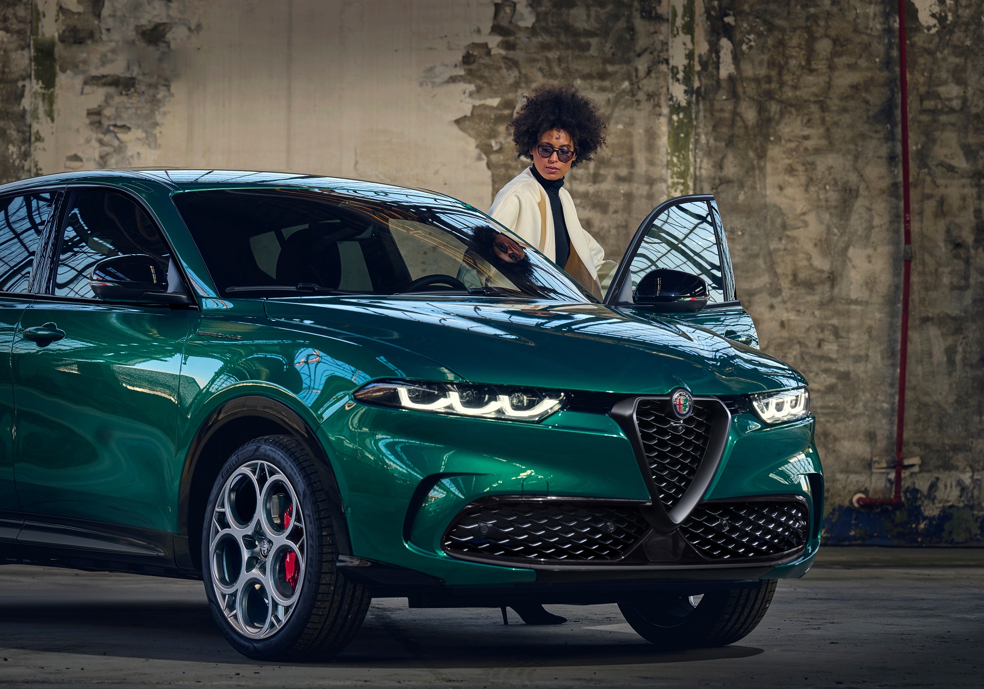 Download 2023 Alfa Romeo Tonale Edizione Speciale - Front HD Wallpaper 1920x1344 #3