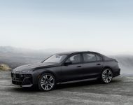 2023 BMW 760i xDrive - Front Three-Quarter Wallpaper 190x150
