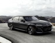 2023 BMW 760i xDrive - Front Three-Quarter Wallpaper 190x150