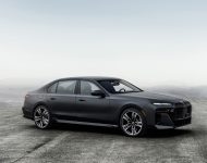2023 BMW 760i xDrive - Front Three-Quarter Wallpaper 190x150