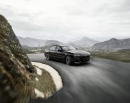 2023 BMW 760i xDrive - Front Three-Quarter Wallpaper 190x150