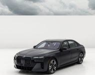 2023 BMW 760i xDrive - Front Three-Quarter Wallpaper 190x150