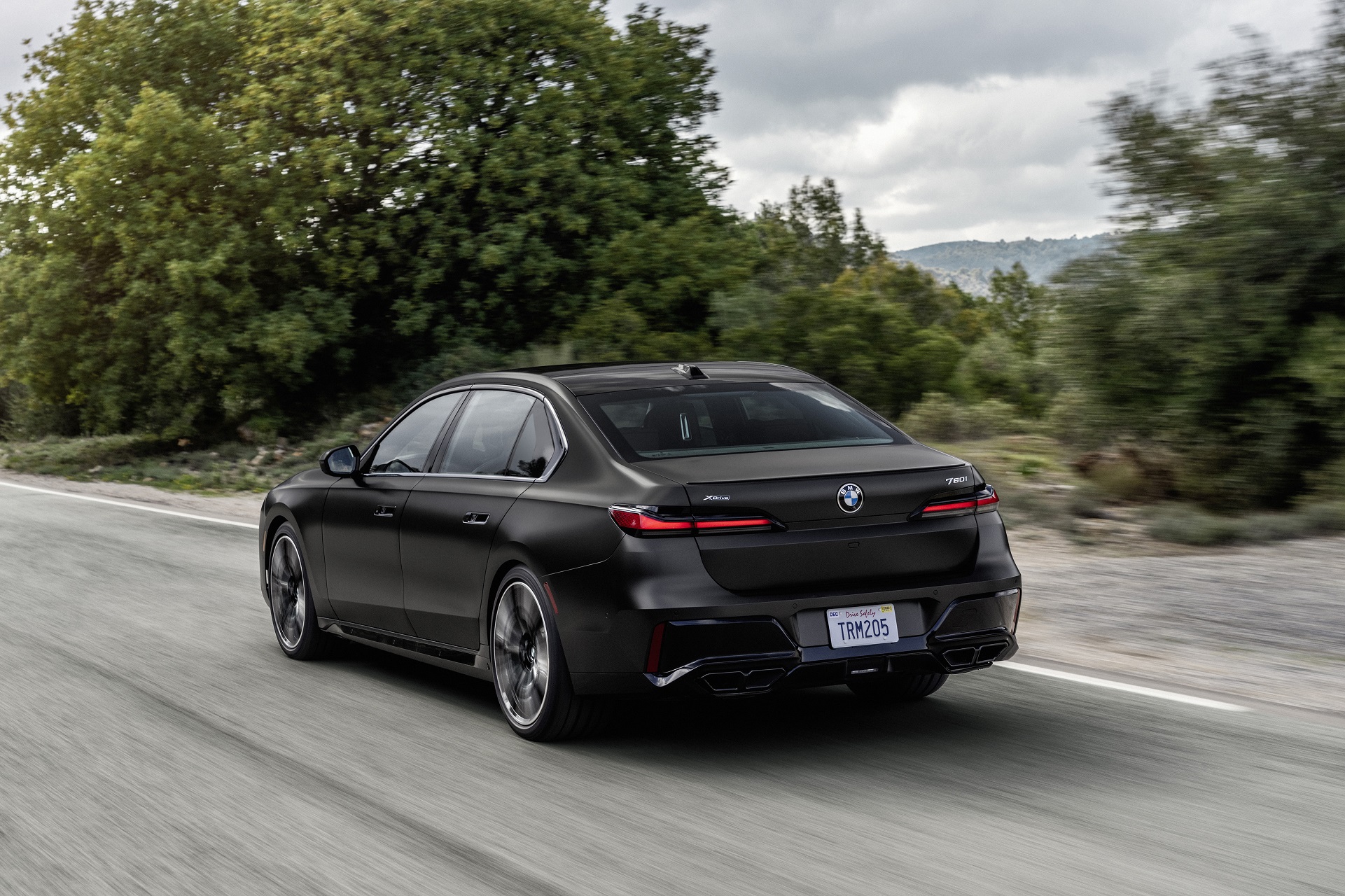 Download 2023 BMW 760i xDrive - Rear Three-Quarter HD Wallpaper 1921x1280 #4