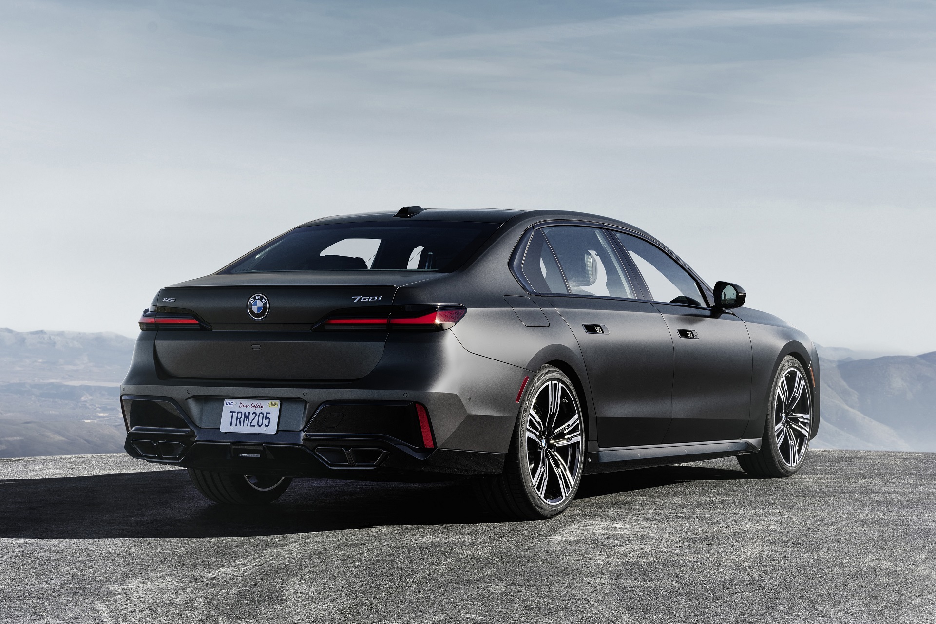 Download 2023 BMW 760i xDrive - Rear Three-Quarter HD Wallpaper 1921x1281 #16