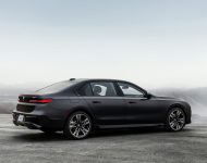 2023 BMW 760i xDrive - Rear Three-Quarter Wallpaper 190x150