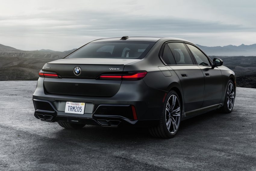 2023 BMW 760i xDrive - Rear Three-Quarter HD Wallpapers 850x566 #17 2023 BMW 760i xDrive - Rear Three-Quarter Wallpaper 850x566 #17