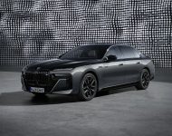 2023 BMW M760e xDrive - Front Three-Quarter Wallpaper 190x150