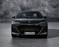 2023 BMW M760e xDrive - Front Wallpaper 190x150