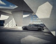 2023 BMW M760e xDrive - Side Wallpaper 190x150