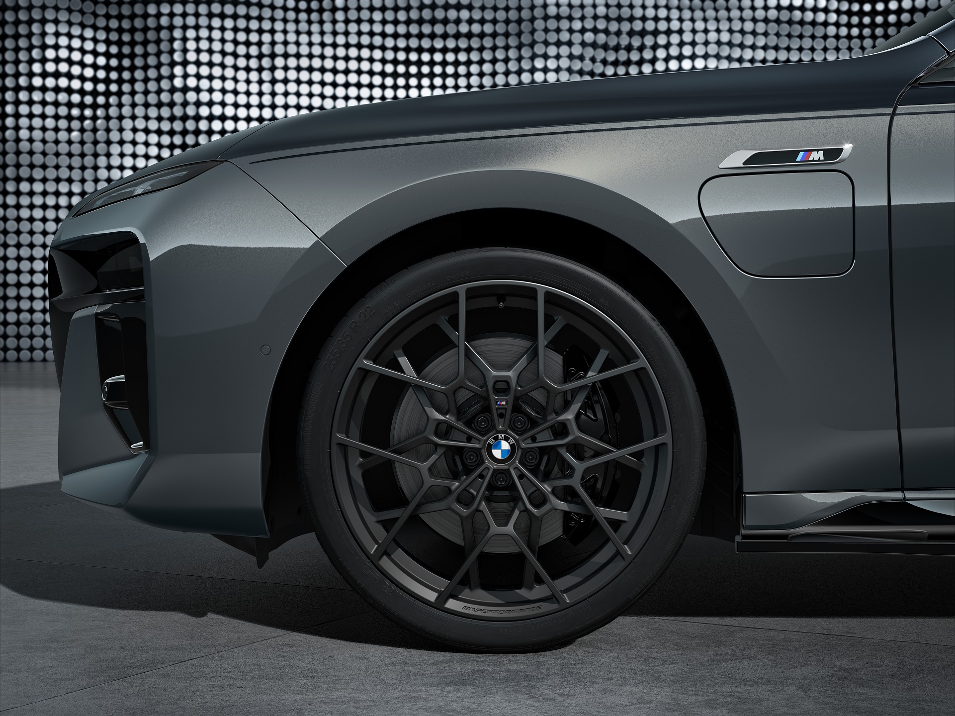 Download 2023 BMW M760e xDrive - Wheel HD Wallpaper 1921x1440 #23