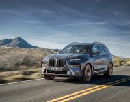 2023 BMW X7 - Front Three-Quarter Wallpaper 190x150
