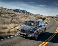2023 BMW X7 - Front Three-Quarter Wallpaper 190x150