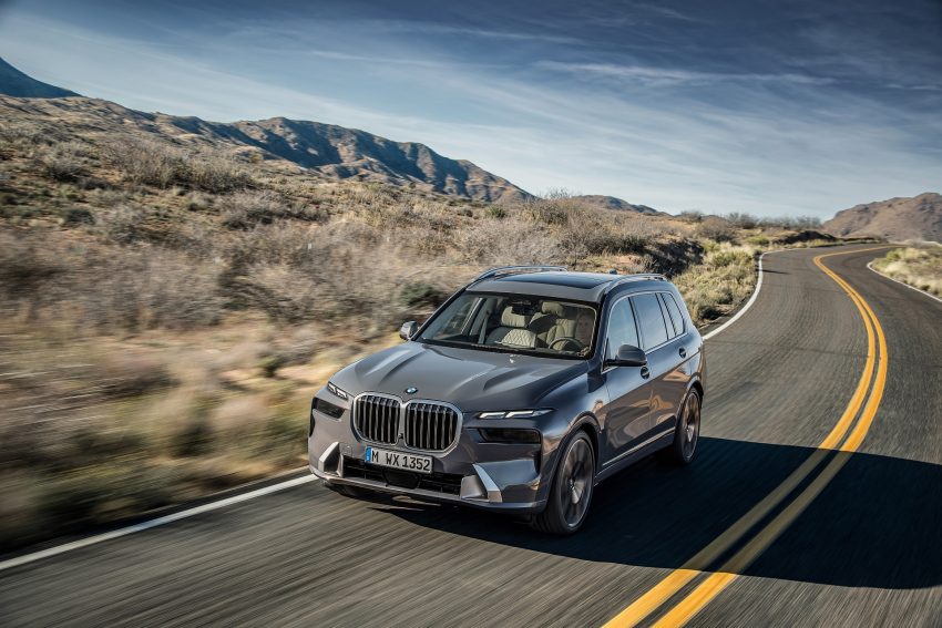2023 BMW X7 - Front Three-Quarter Wallpaper 850x567 #14