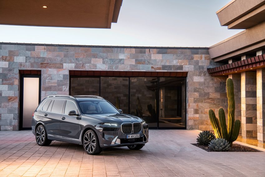 2023 BMW X7 - Front Three-Quarter Wallpaper 850x567 #34