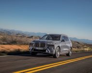 2023 BMW X7 - Front Three-Quarter Wallpaper 190x150