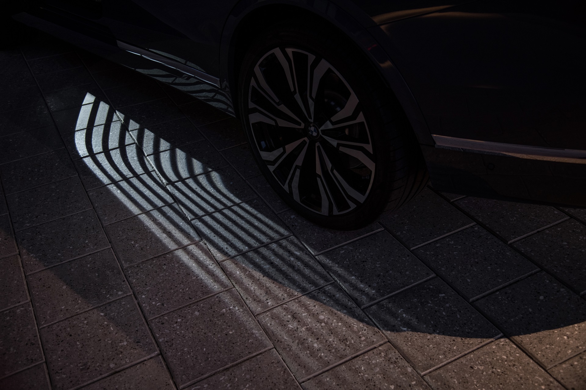 Download 2023 BMW X7 - Ground Projection HD Wallpaper 1920x1280 #51