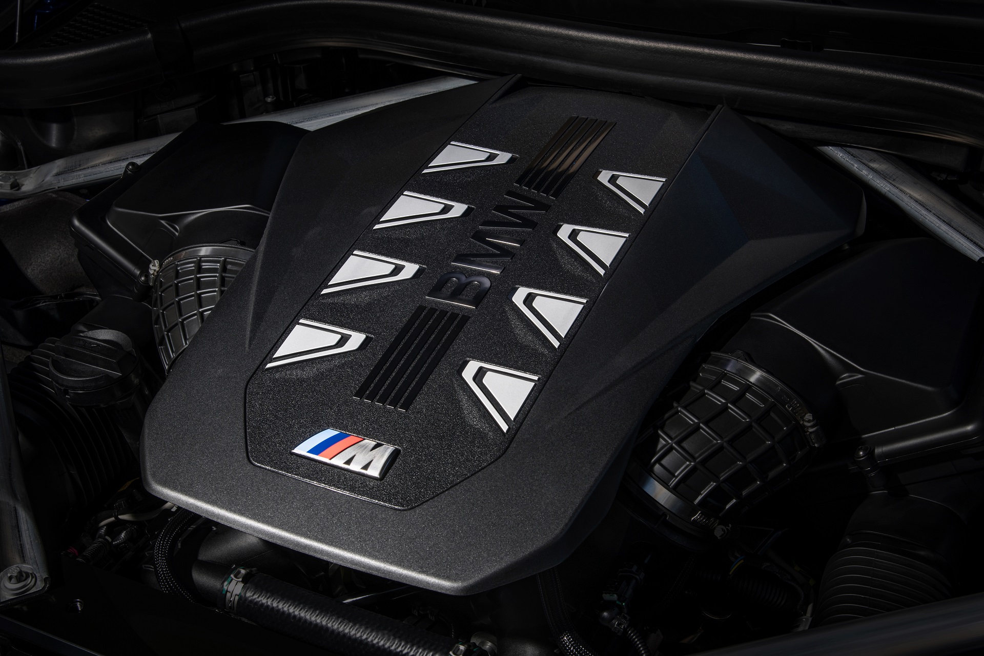 Download 2023 BMW X7 M60i xDrive - Engine HD Wallpaper 1920x1280 #47