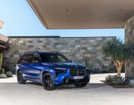 2023 BMW X7 M60i xDrive - Front Three-Quarter Wallpaper 190x150