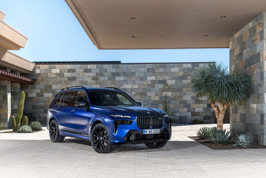 2023 BMW X7 M60i xDrive - Front Three-Quarter Wallpaper 850x567 #26