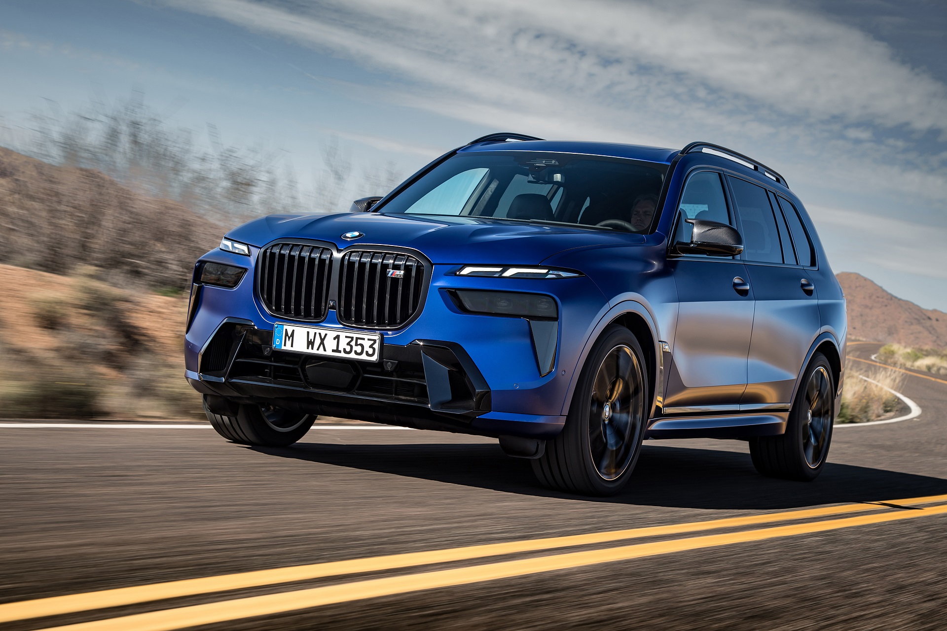 Download 2023 BMW X7 M60i xDrive - Front Three-Quarter HD Wallpaper 1920x1280 #15
