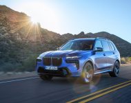 2023 BMW X7 M60i xDrive - Front Three-Quarter Wallpaper 190x150