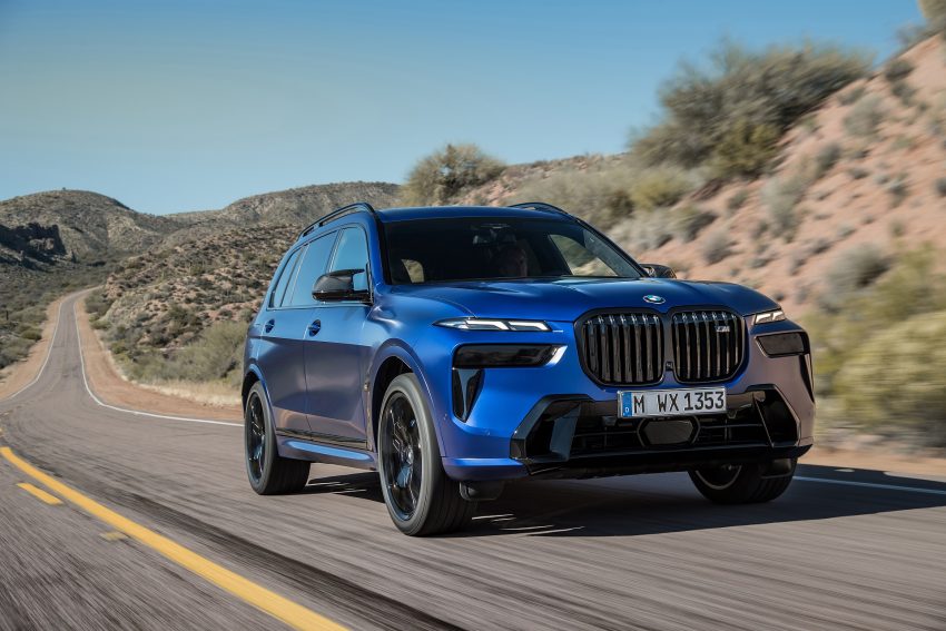 2023 BMW X7 M60i xDrive - Front Three-Quarter Wallpaper 850x567 #3