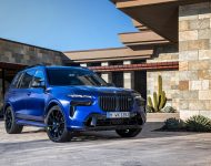 2023 BMW X7 M60i xDrive - Front Three-Quarter Wallpaper 190x150