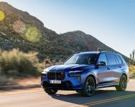 2023 BMW X7 M60i xDrive - Front Three-Quarter Wallpaper 190x150