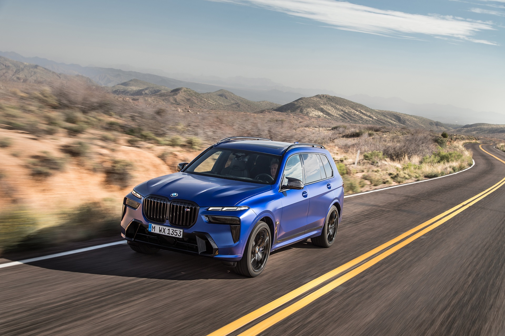 Download 2023 BMW X7 M60i xDrive - Front Three-Quarter HD Wallpaper 1920x1280 #12