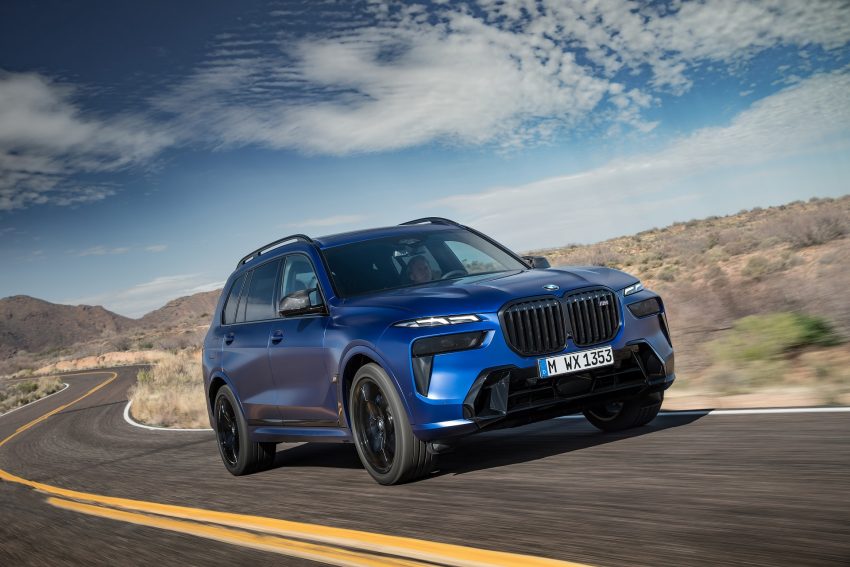 2023 BMW X7 M60i xDrive - Front Three-Quarter Wallpaper 850x567 #5