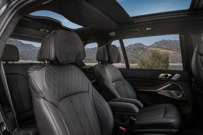2023 BMW X7 M60i xDrive - Interior, Rear Seats Wallpaper 850x567 #56