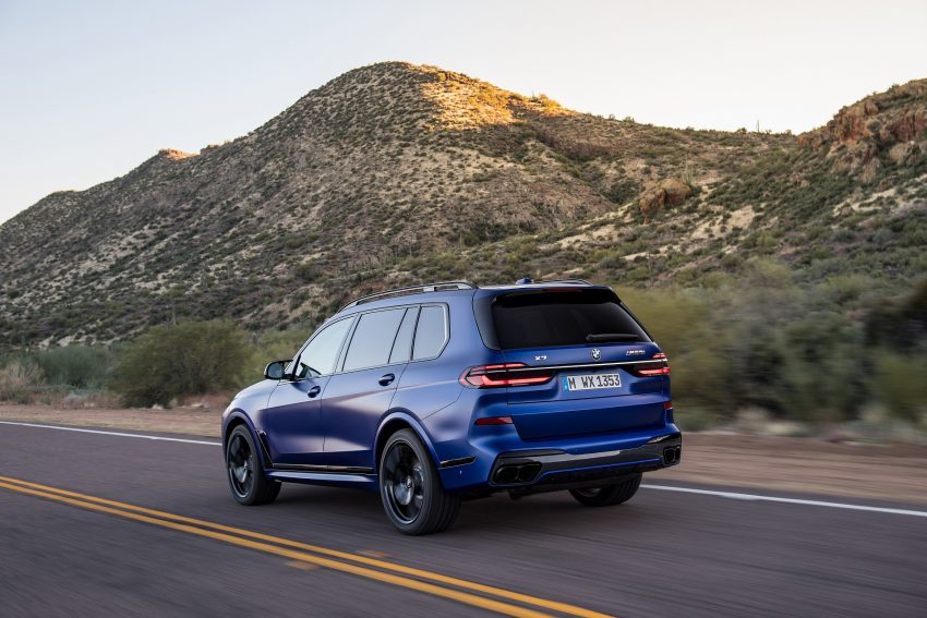 2023 BMW X7 M60i xDrive - Rear Three-Quarter Wallpaper 850x567 #17