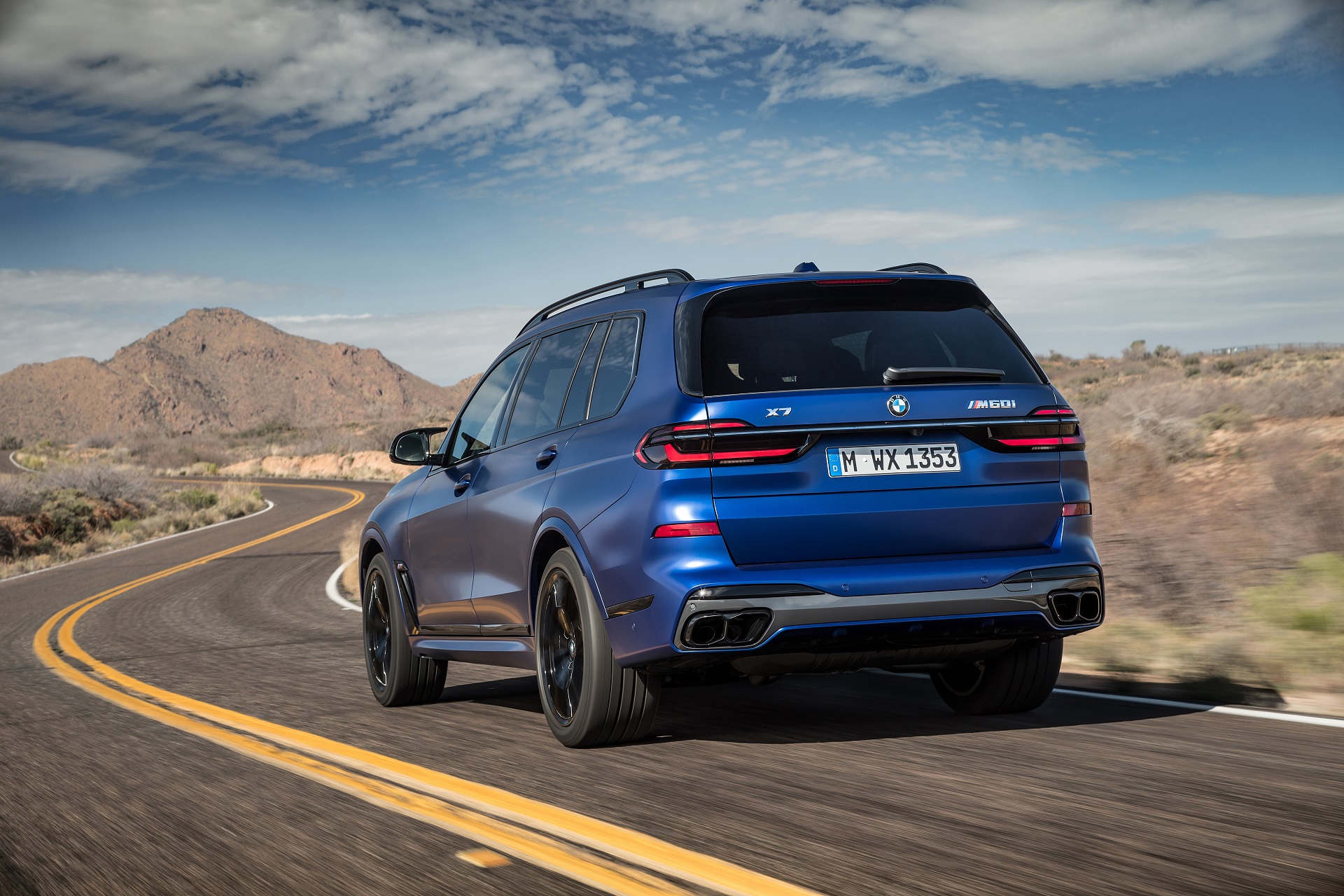 Download 2023 BMW X7 M60i xDrive - Rear Three-Quarter HD Wallpaper 1920x1280 #18