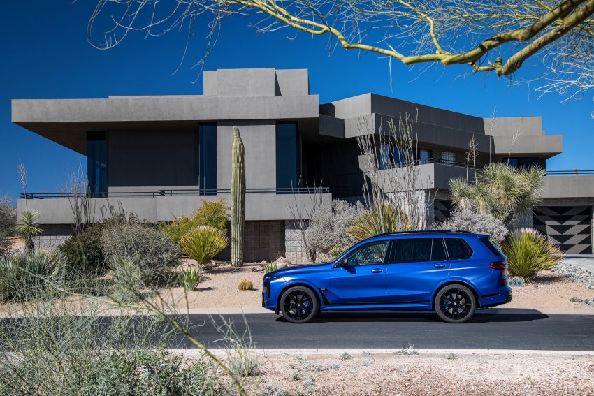 2023 BMW X7 M60i xDrive - Side Wallpaper 850x567 #35