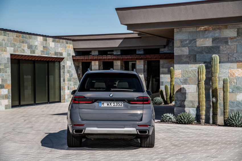 2023 BMW X7 - Rear Wallpaper 850x567 #42