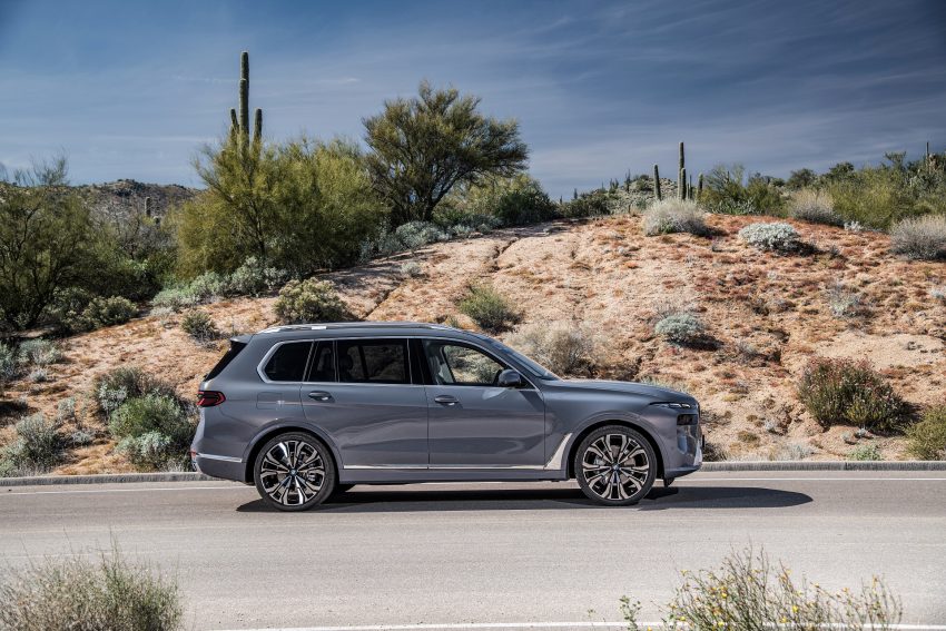 2023 BMW X7 - Side Wallpaper 850x567 #30