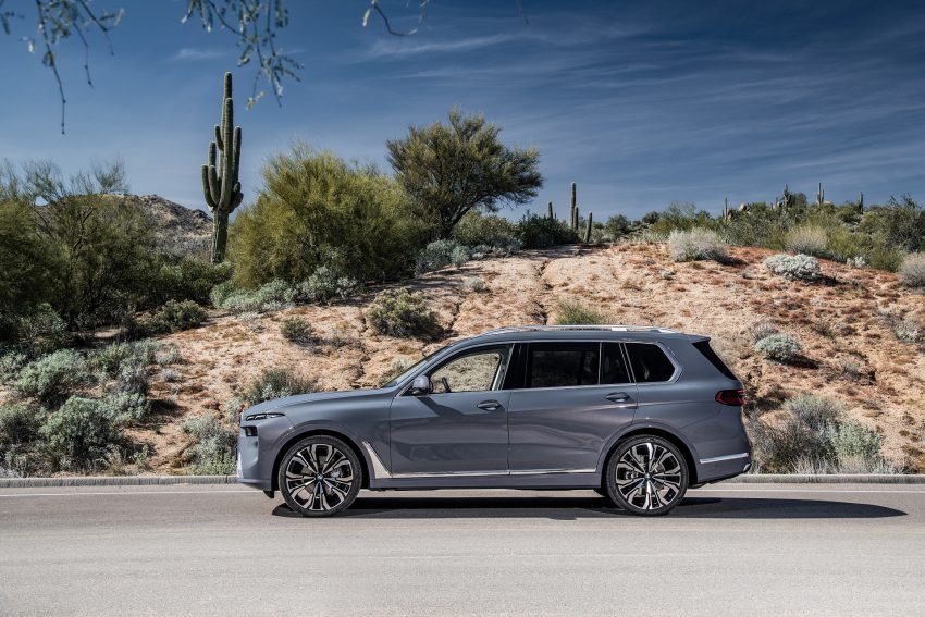 2023 BMW X7 - Side Wallpaper 850x567 #31