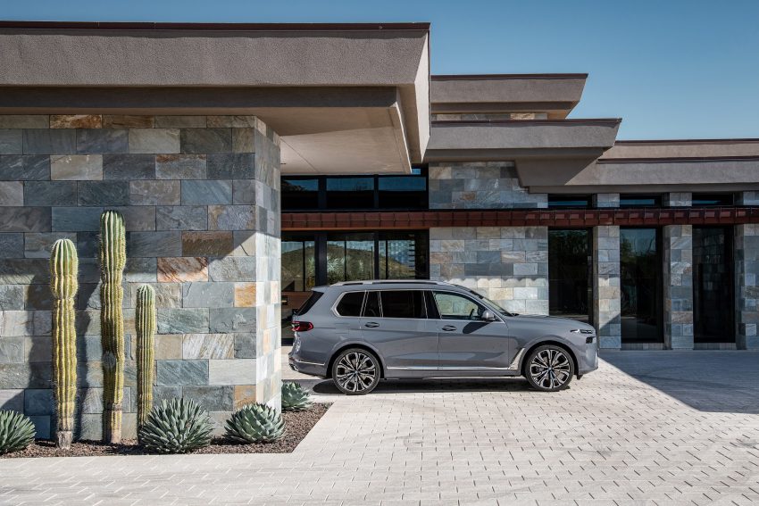 2023 BMW X7 - Side Wallpaper 850x567 #44