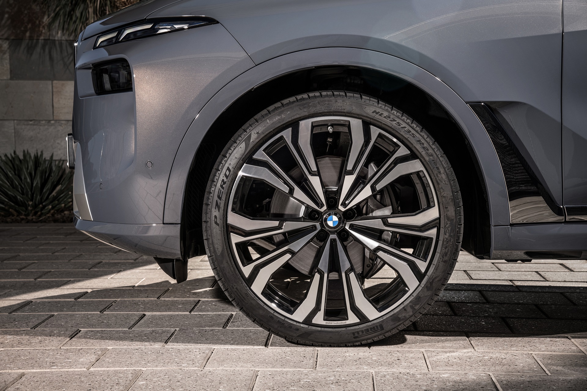 Download 2023 BMW X7 - Wheel HD Wallpaper 1920x1280 #49