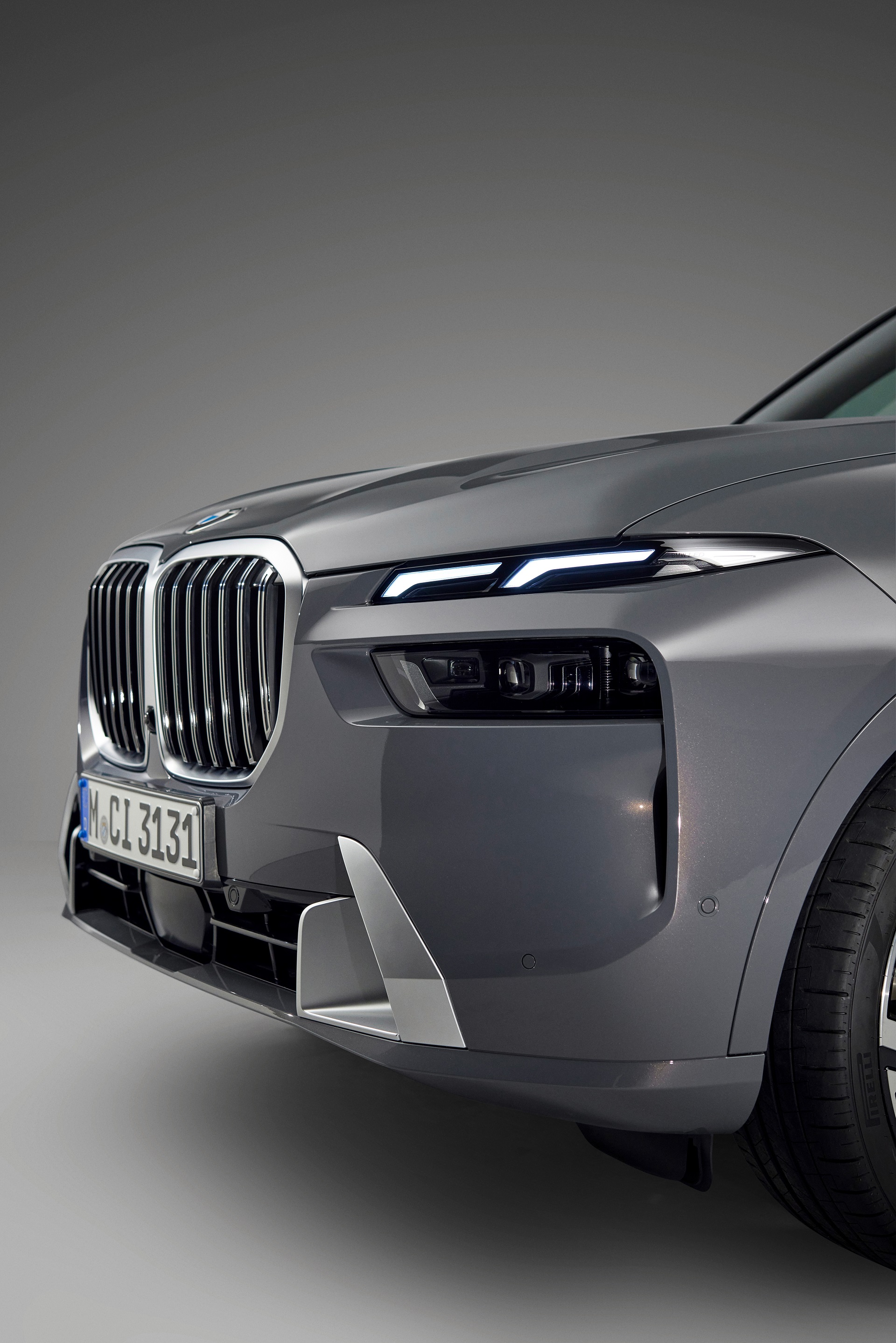 Download 2023 BMW X7 xDrive40i - Detail HD Phone Wallpaper 1920x2878 #6