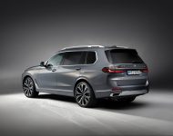 2023 BMW X7 xDrive40i - Rear Three-Quarter Wallpaper 190x150