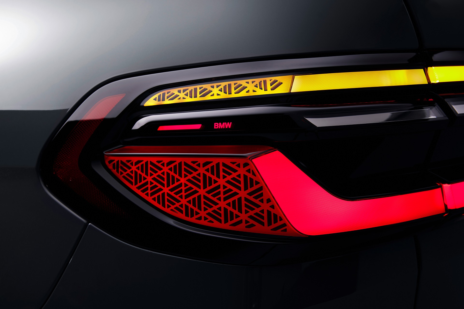 Download 2023 BMW X7 xDrive40i - Tail Light HD Wallpaper 1920x1280 #16