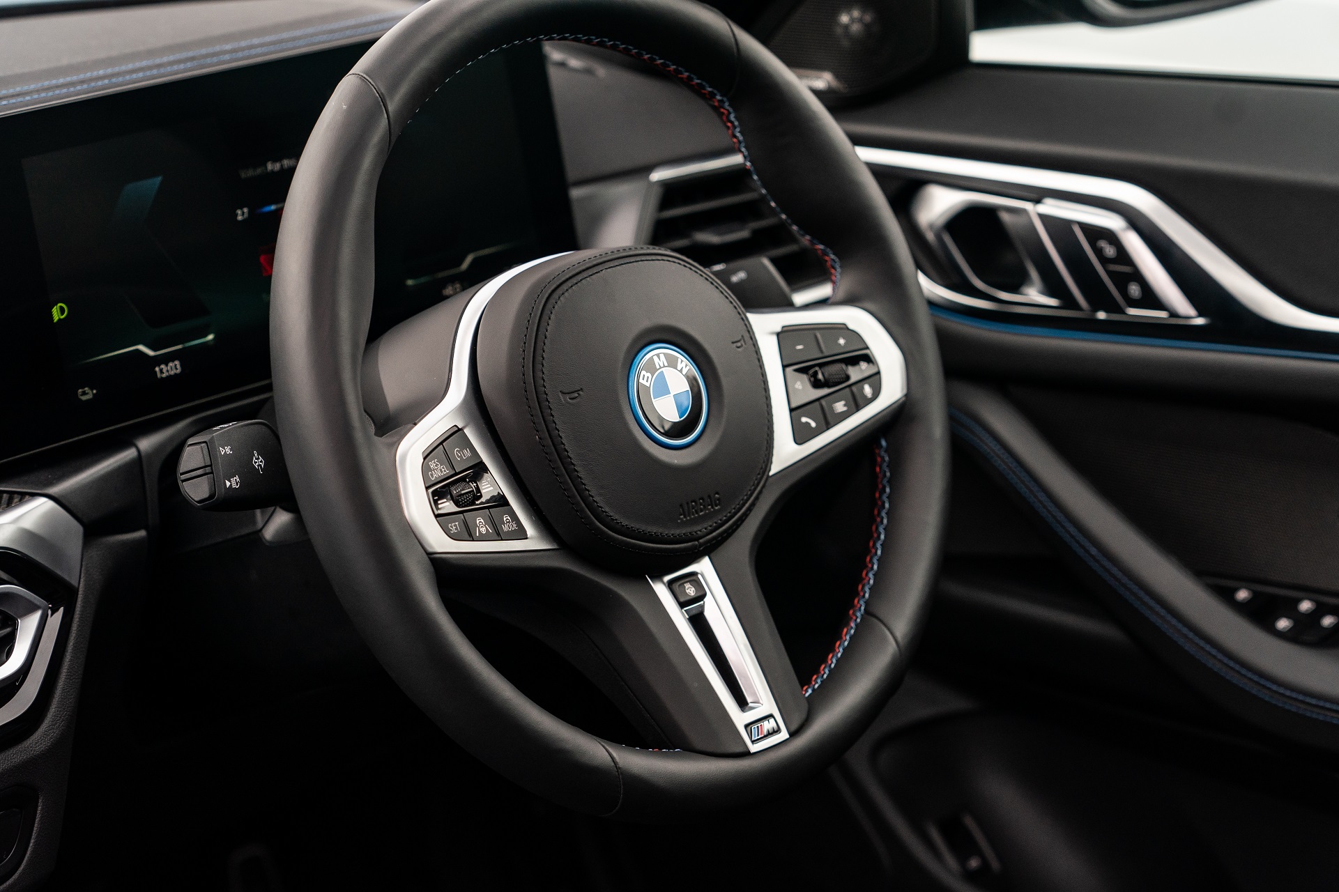 Download 2023 BMW i4 M50 - UK version - Interior, Steering Wheel HD Wallpaper 1921x1280 #21
