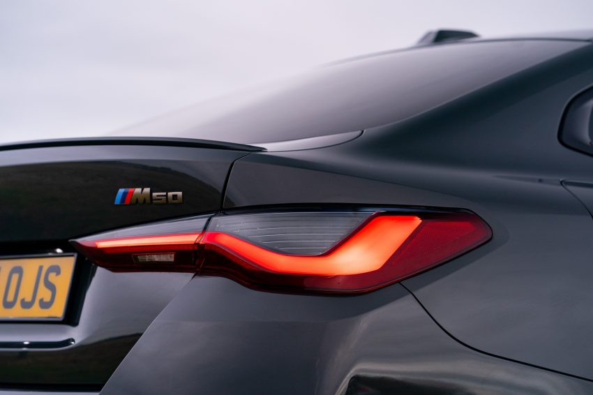 2023 BMW i4 M50 - UK version - Tail Light Wallpaper 850x566 #19